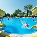 Happy Camp Mobile Homes In Cisano San Vito Camping