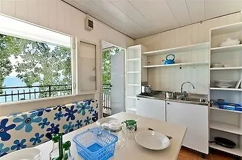 Happy Camp Mobile Homes In Cisano San Vito Parque de Campismo 4*