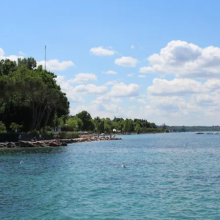 Happy Camp Mobile Homes In Cisano San Vito 4* Бардолино