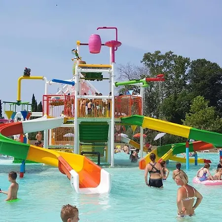 Happy Camp Mobile Homes In Cisano San Vito Parque de Campismo 4*