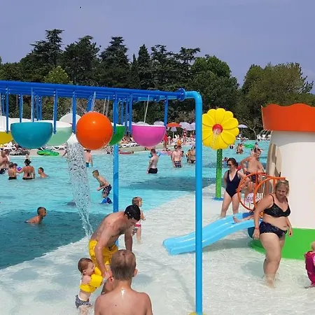 Parque de Campismo Happy Camp Mobile Homes In Cisano San Vito Bardolino