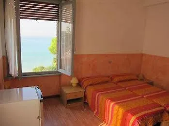 Kemping Happy Camp Mobile Homes In Cisano San Vito 4*