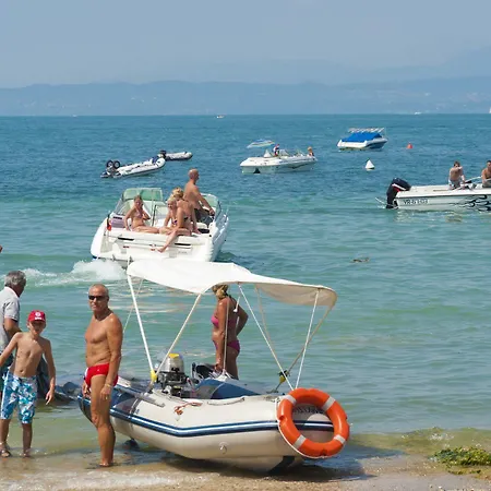 Kemping Happy Camp Mobile Homes In Cisano San Vito Bardolino